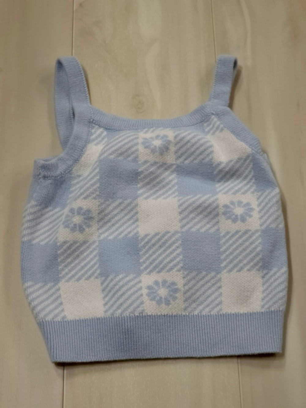 Old Navy Light Blue Knit Top- checkers and floral
